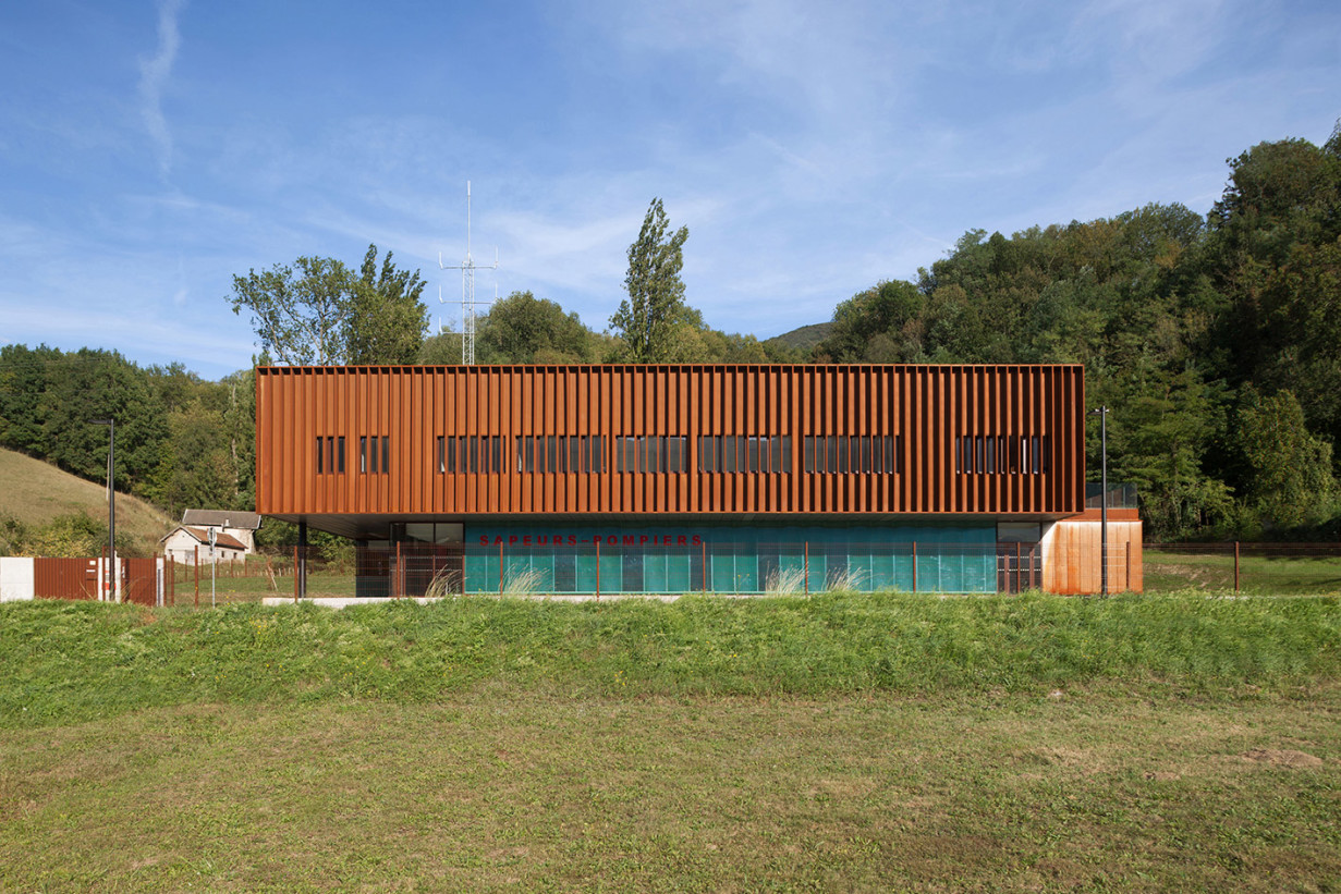 jerome-ricolleau-photographe-architecture-lyon-Composite-grenoble-sdis-caserne-pompiers-seyssel-3